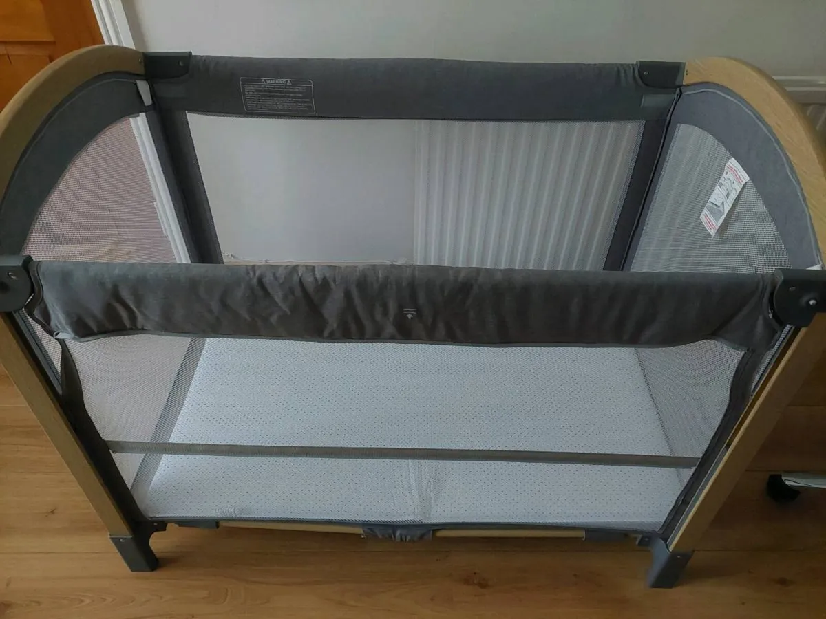 Travel Cot - Image 4