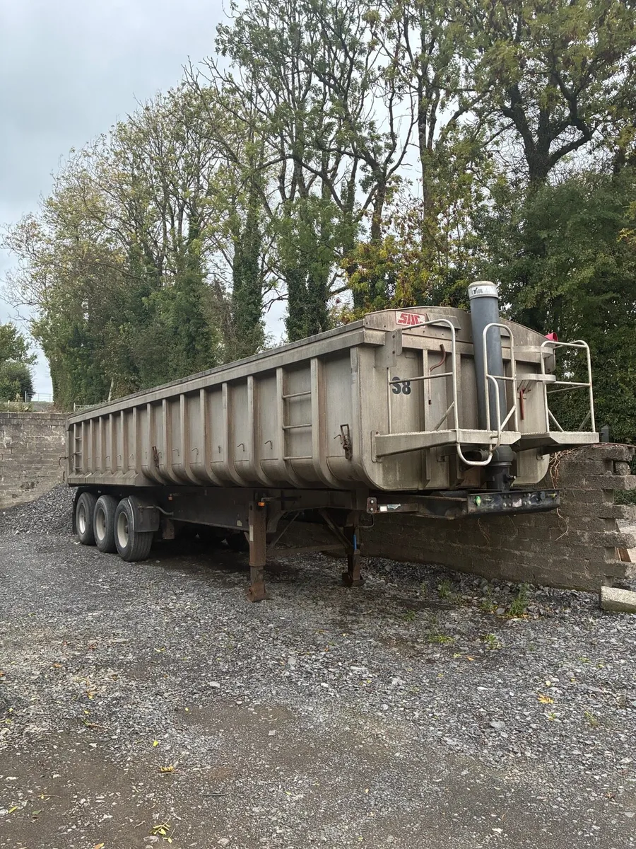 Tipping trailer - Image 1