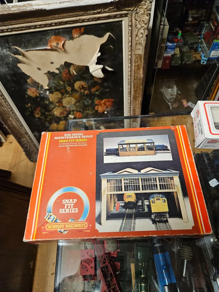 Hornby OO Gauge Maintaince Depot