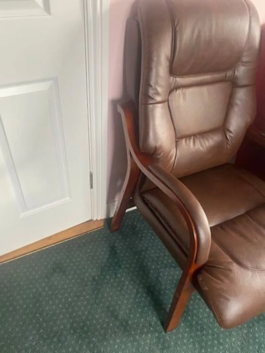 Orthopaedic chair - Image 2