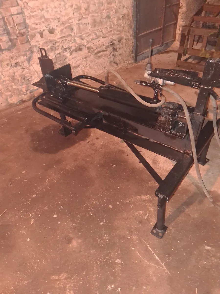Log splitter - Image 1
