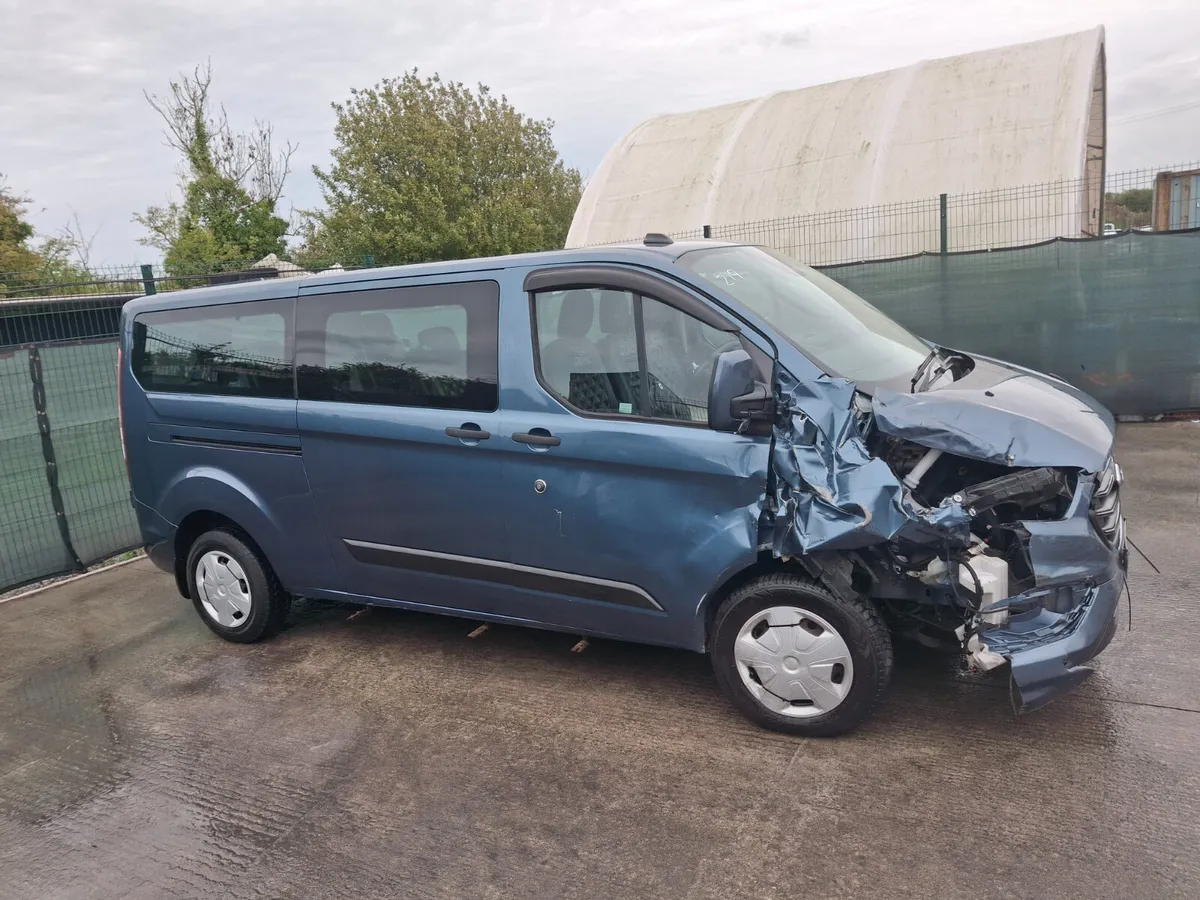 201 Ford Transit Kombi  trend  9 seater bus - Image 3