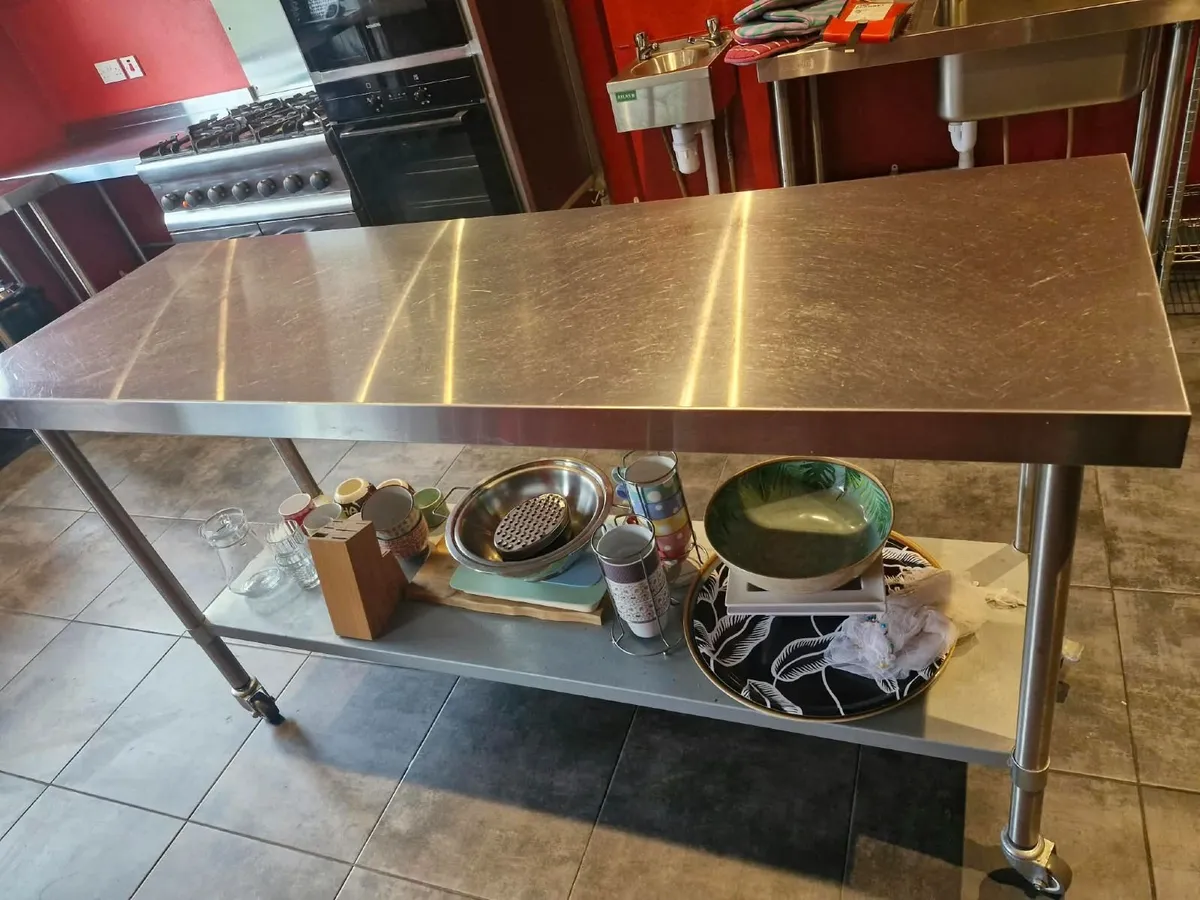 Vogue Stainless steel kitchen prep tables - Image 3