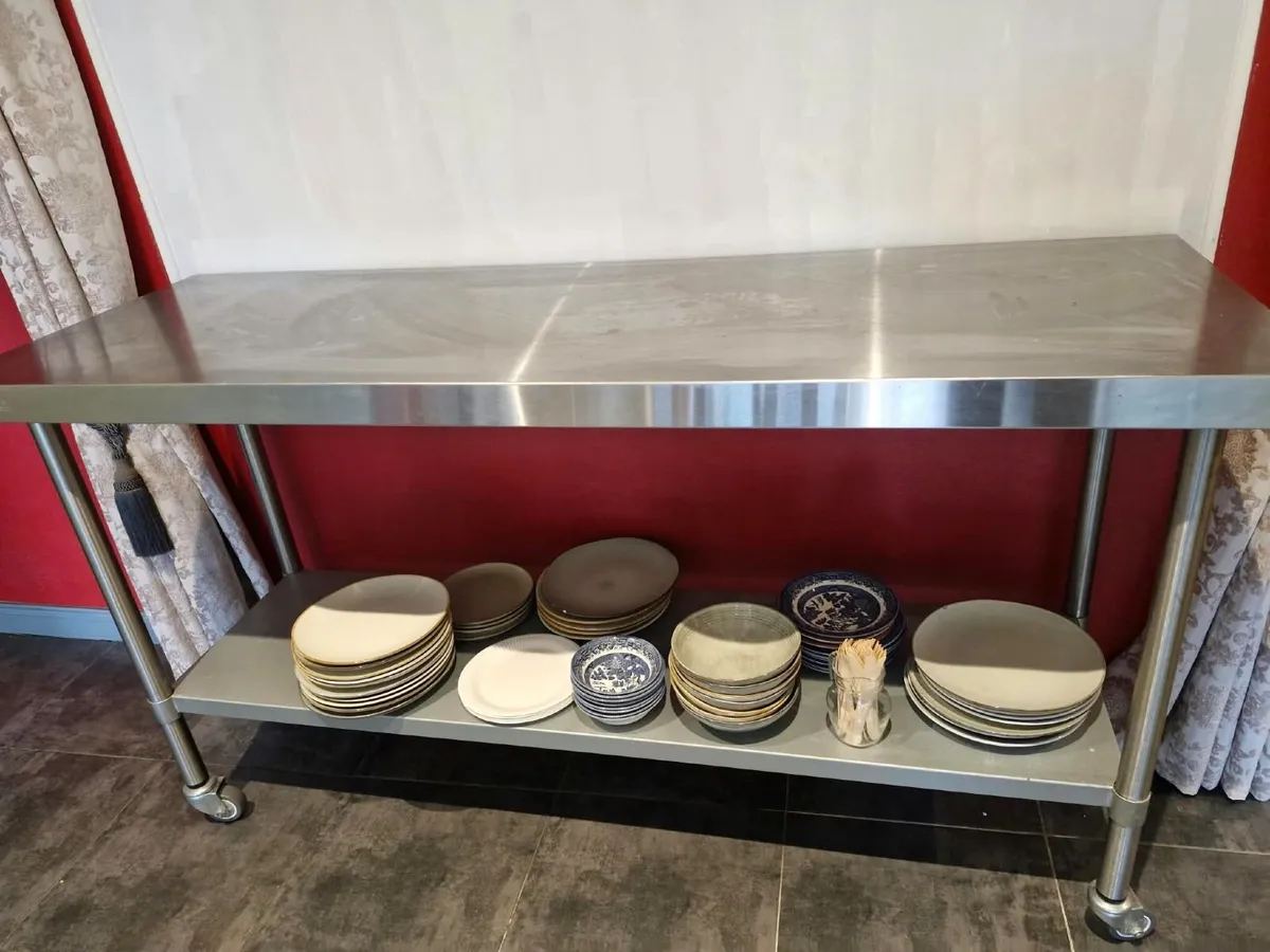 Vogue Stainless steel kitchen prep tables - Image 4