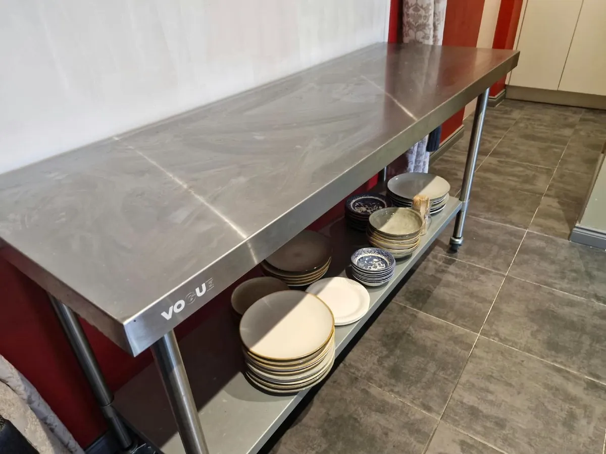 Vogue Stainless steel kitchen prep tables - Image 2