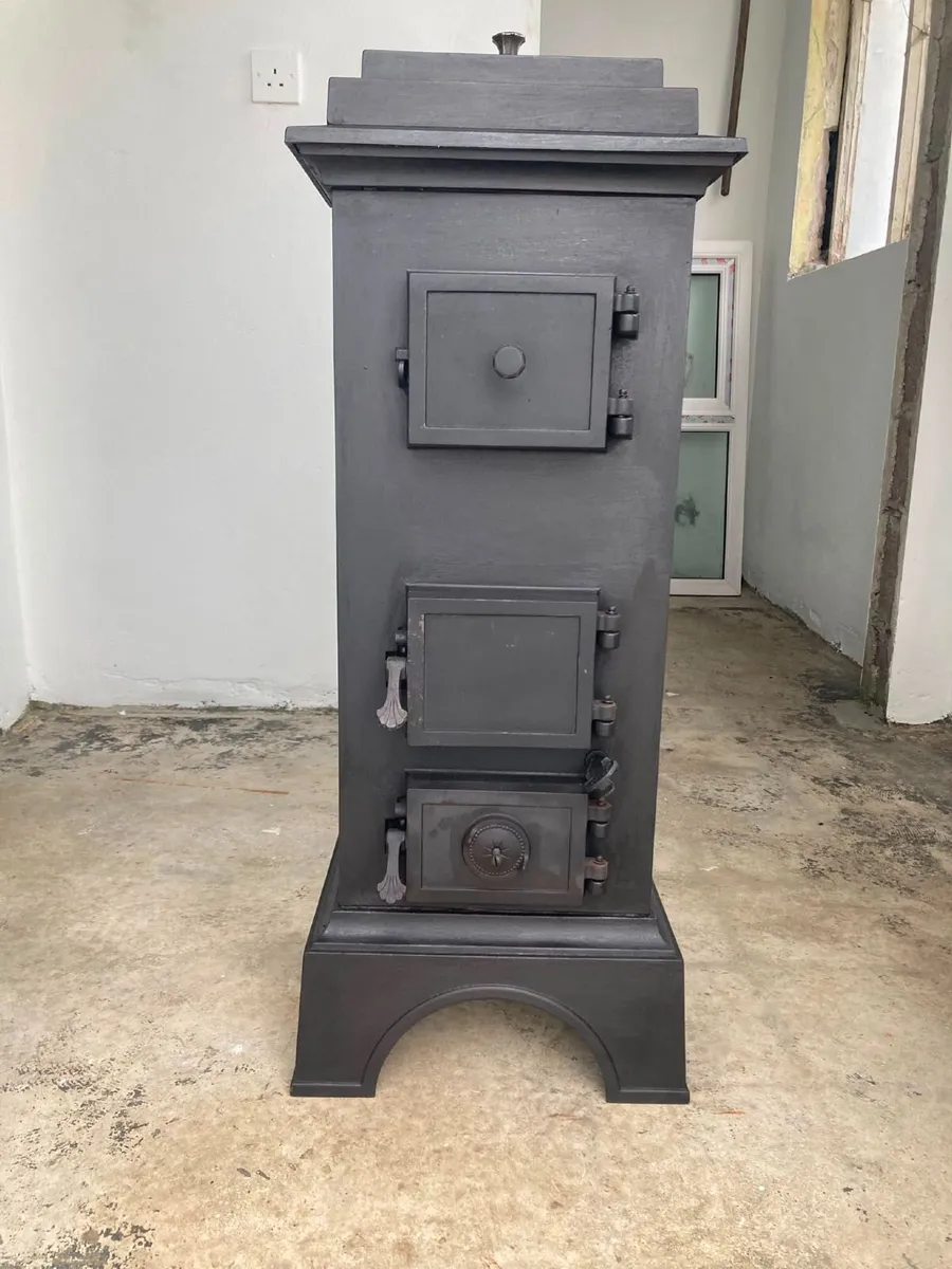 Antique Stove - Image 3