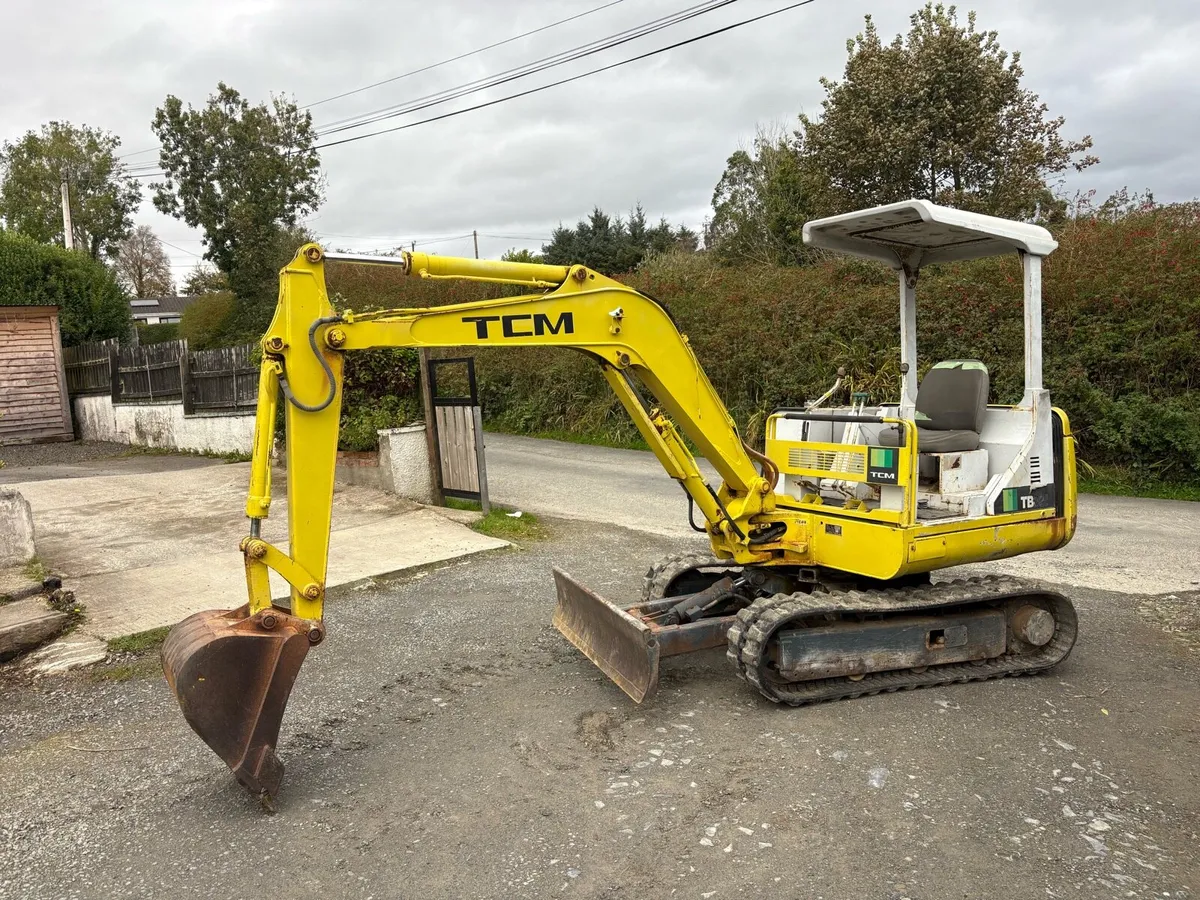Takeuchi TB025 digger - Image 2