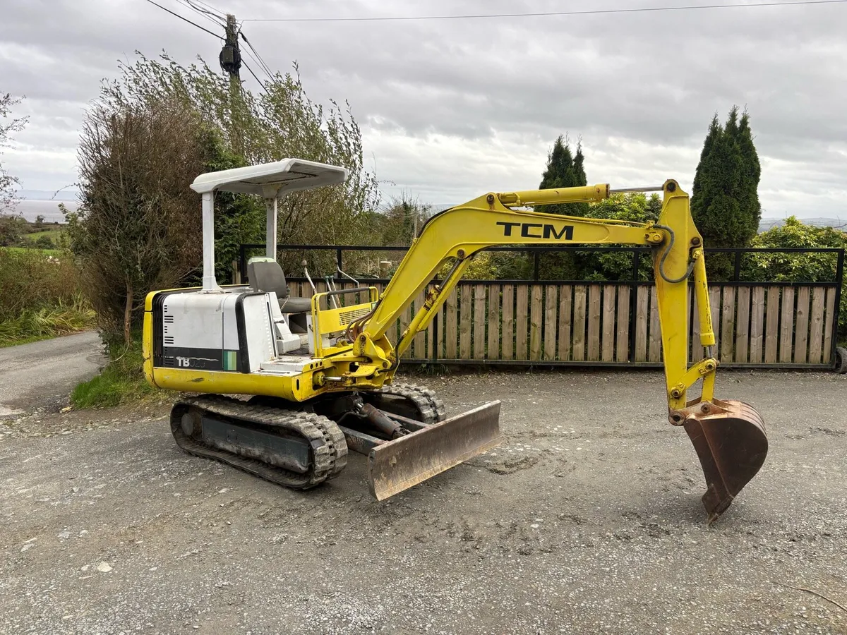 Takeuchi TB025 digger - Image 3