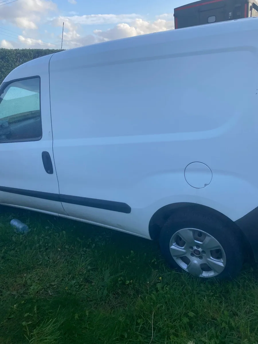151 Fiat - Image 2