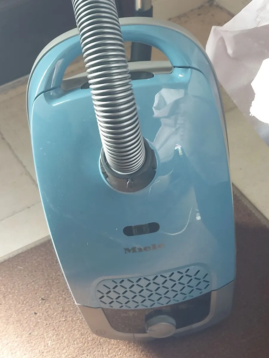 Miele Vacuum Cleaner, Model. STAFO, Type HS14 - Image 2
