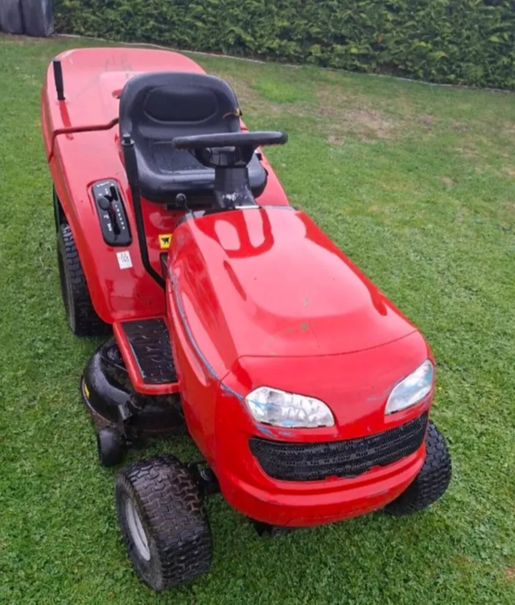 Jonsered Lt2115 ride on mower Delivery available - Image 4