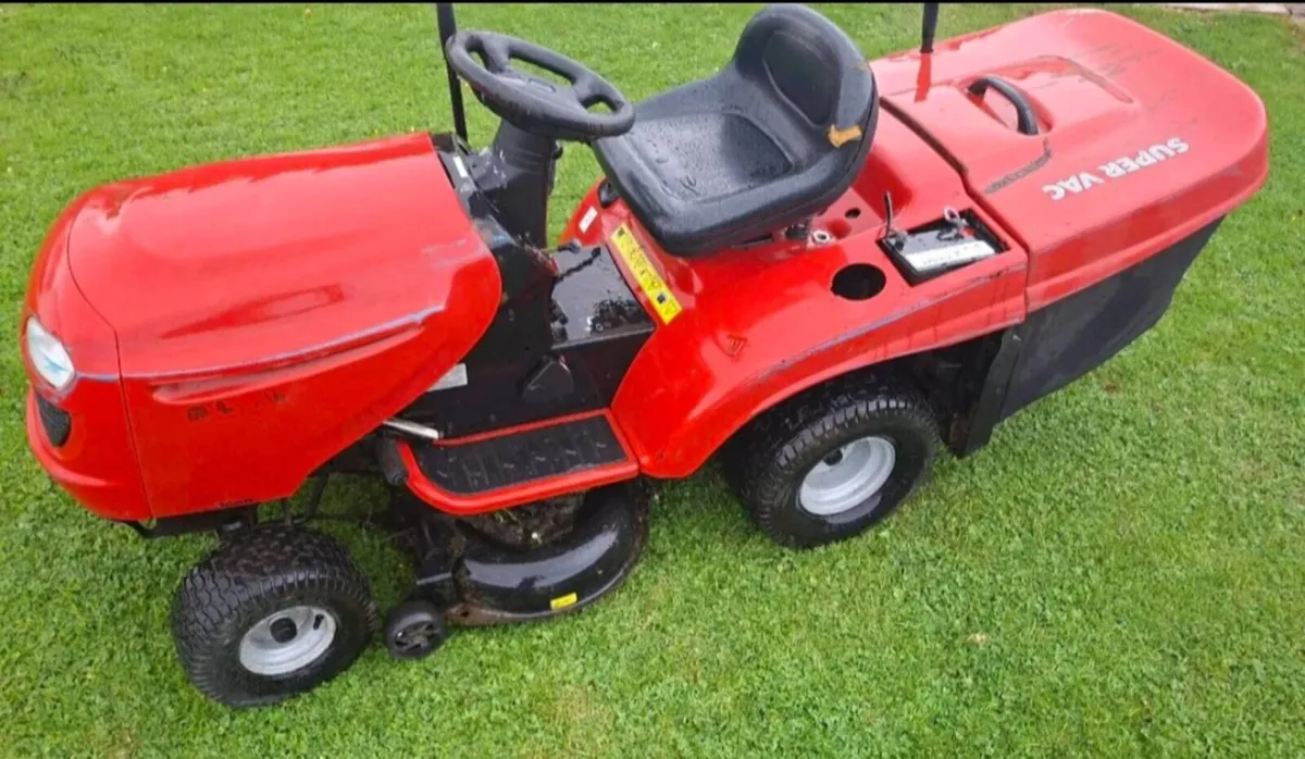 Jonsered Lt2115 ride on mower Delivery available - Image 2