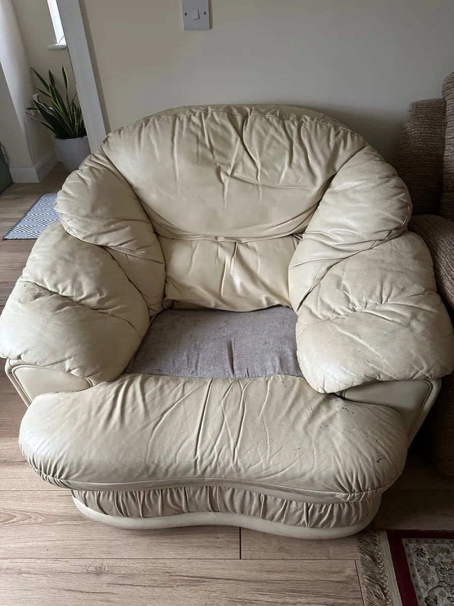 Couch and armchair - Image 2