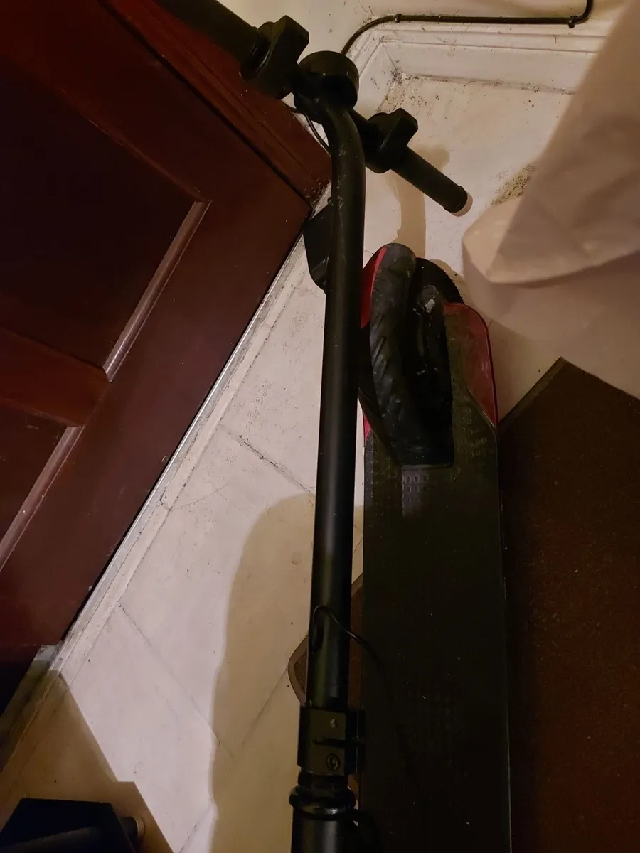 Electric Scooter in very good condition,no charger - Image 4