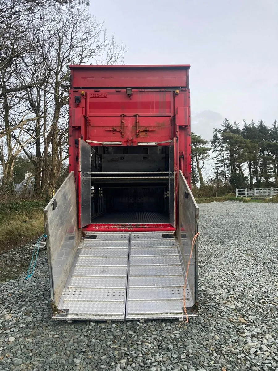 Livestock trailer - Image 2