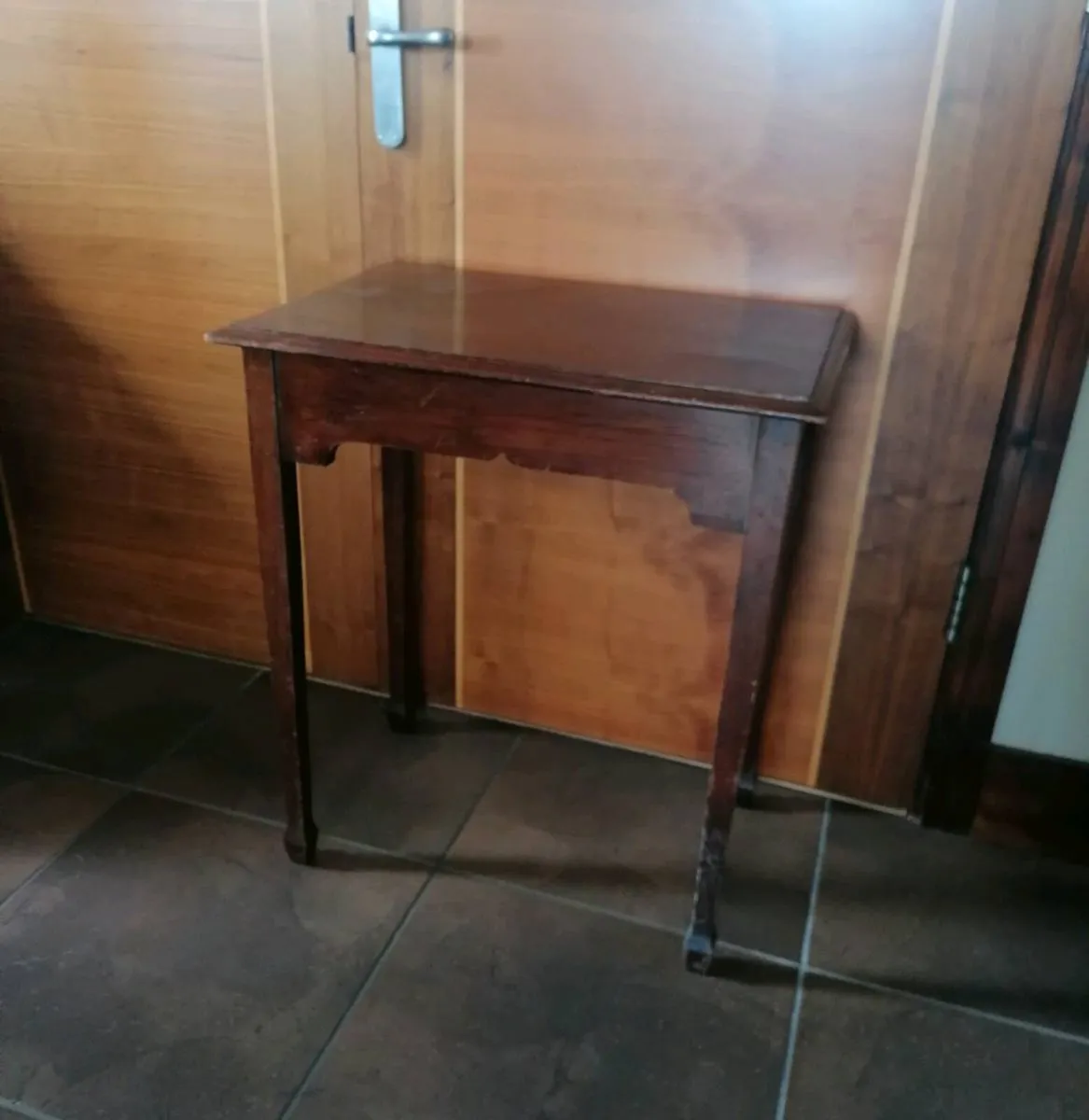 Small Table - Image 4