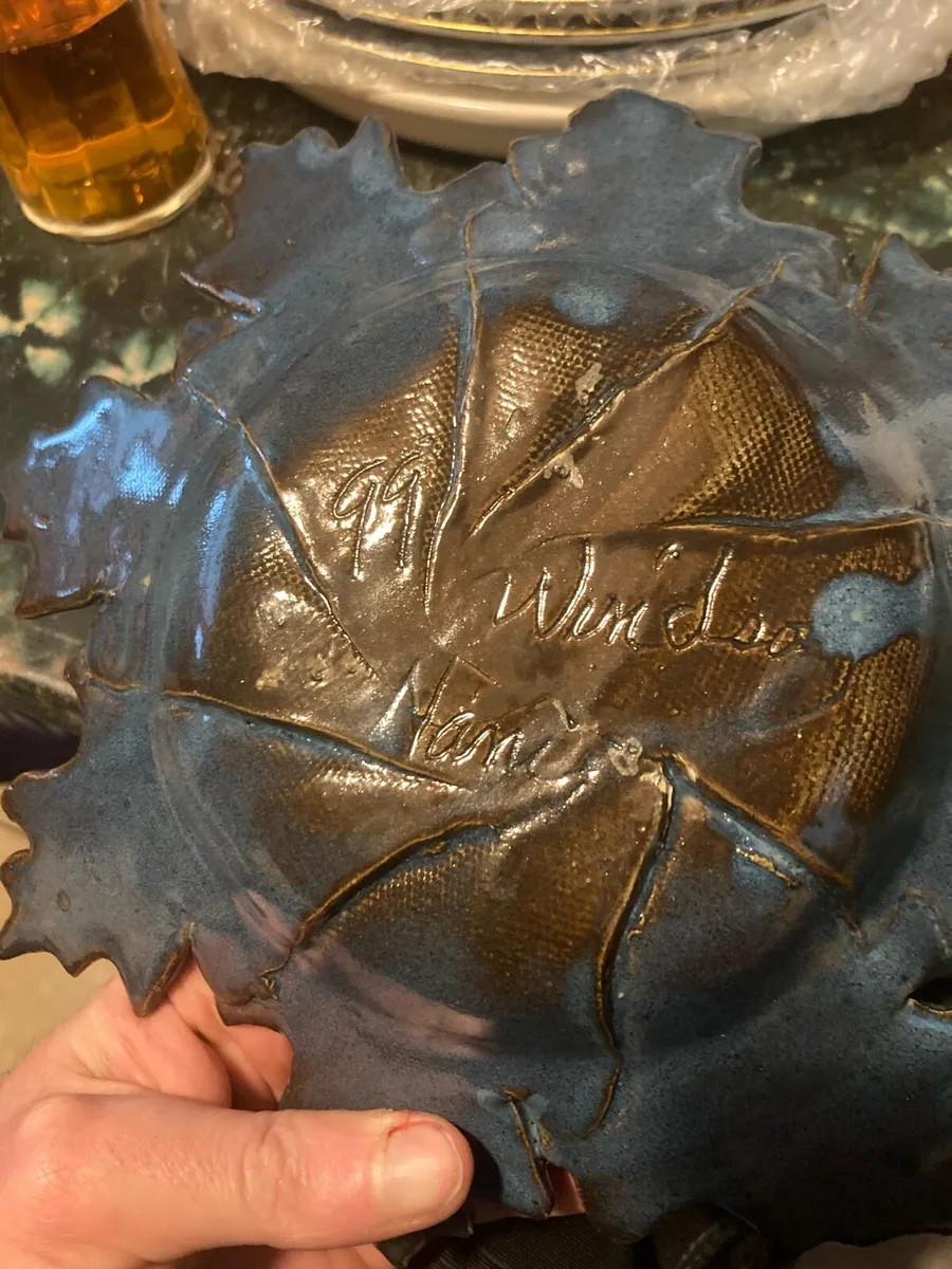 Maple leaf pottery bowl free postage - Image 2