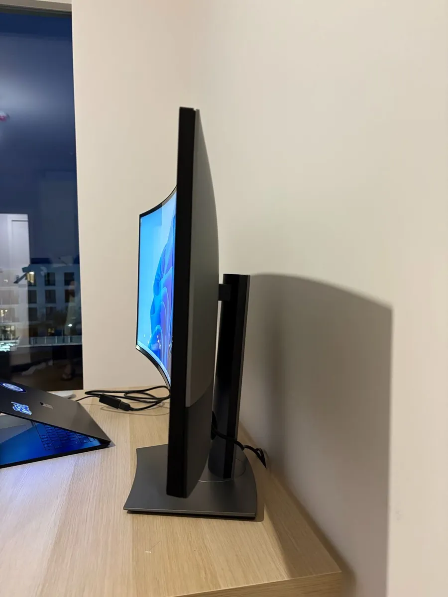 Dell UltraSharp U3417W 34” Curved Ultrawide Monito - Image 4