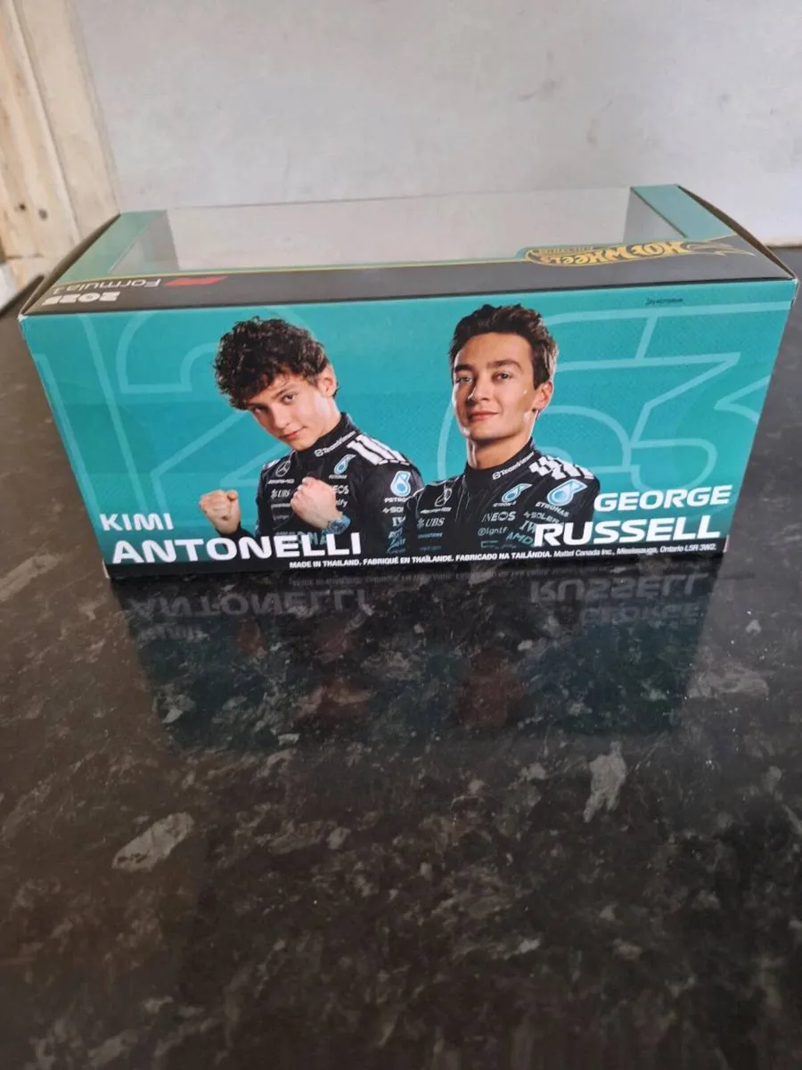 Hot Wheels Premium Formula 1 Mercedes Collection - Image 3