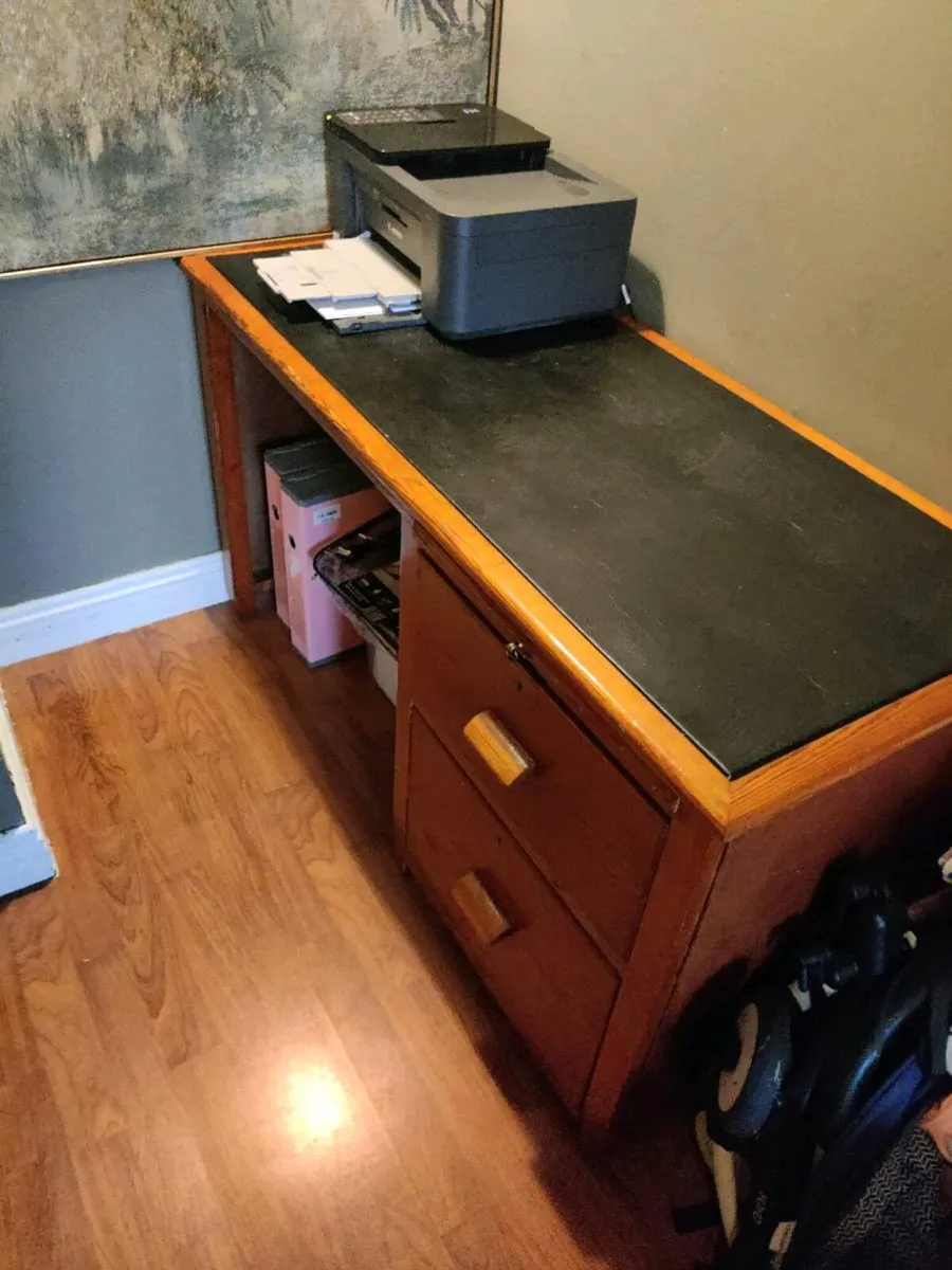 Vintage desk - Image 2