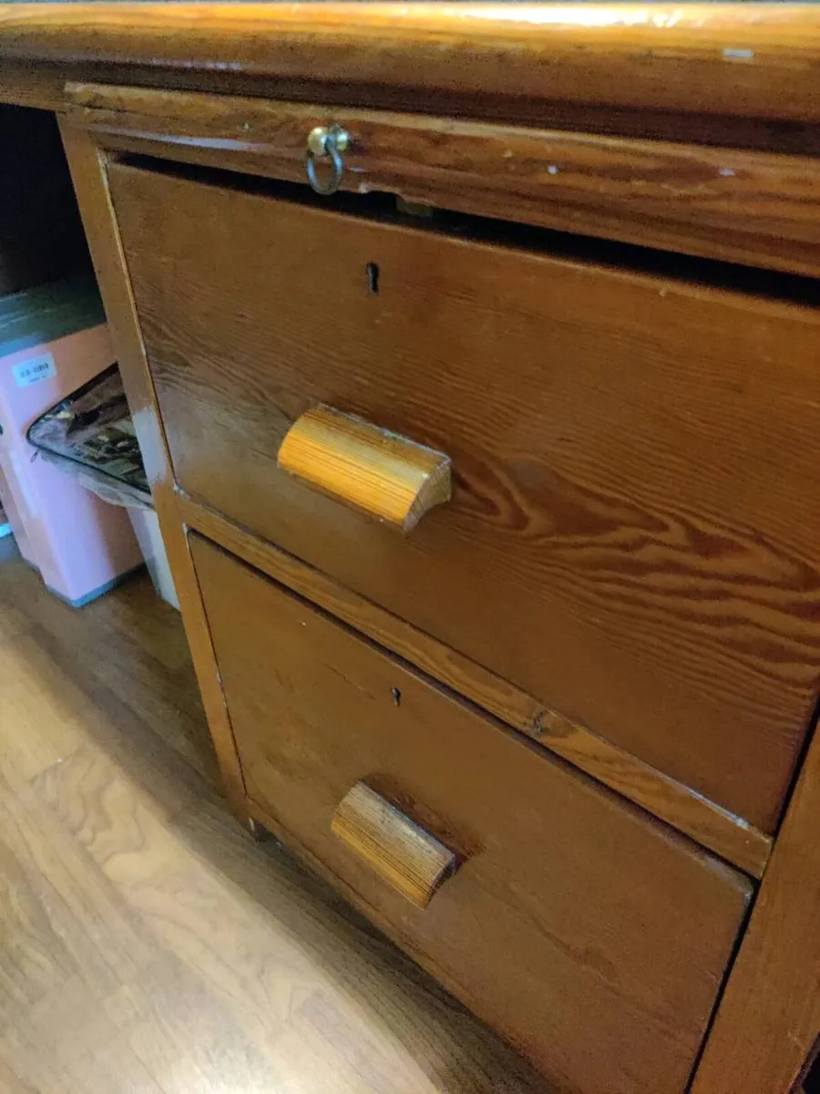 Vintage desk - Image 3