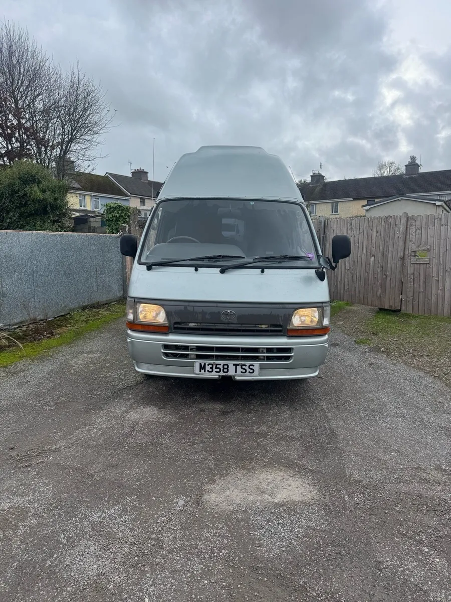 1995 Toyota hiace - Image 2
