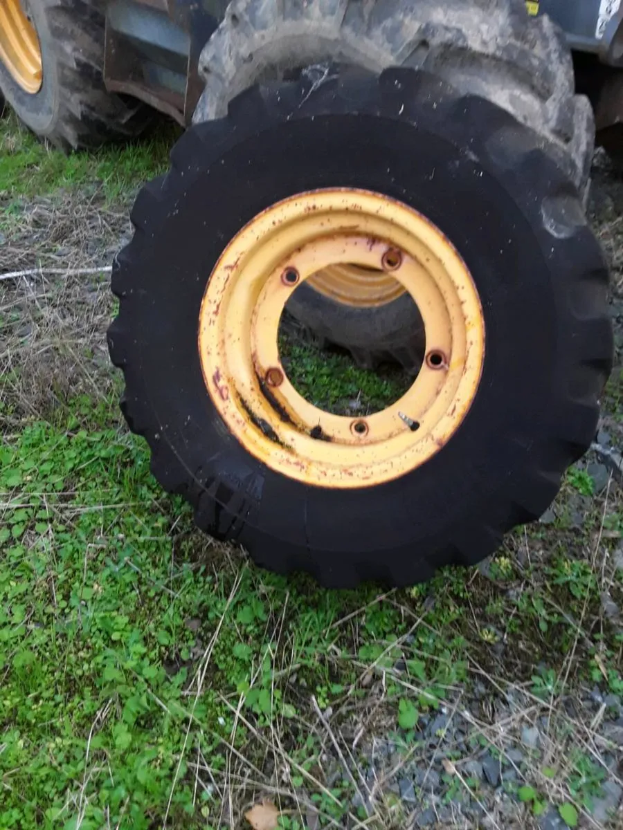 JCB 3CX wheel - Image 1