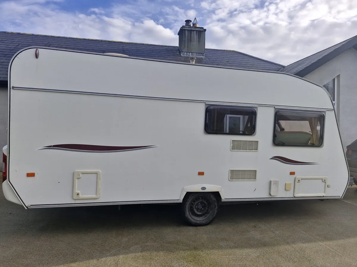 5 berth lunar Chateau 2007 - Image 1