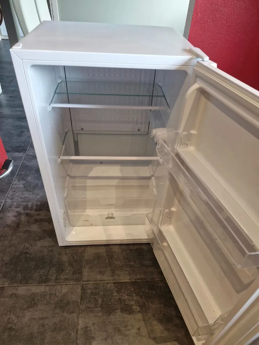Logik undercounter fridge - Image 2
