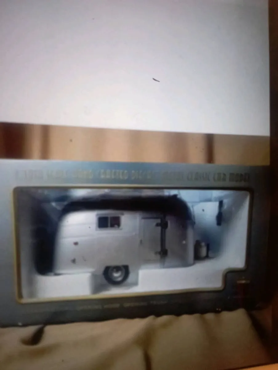 MORTER CITY CLASSIC AIRSTREAM TRAILER 1-18 SCALE - Image 3