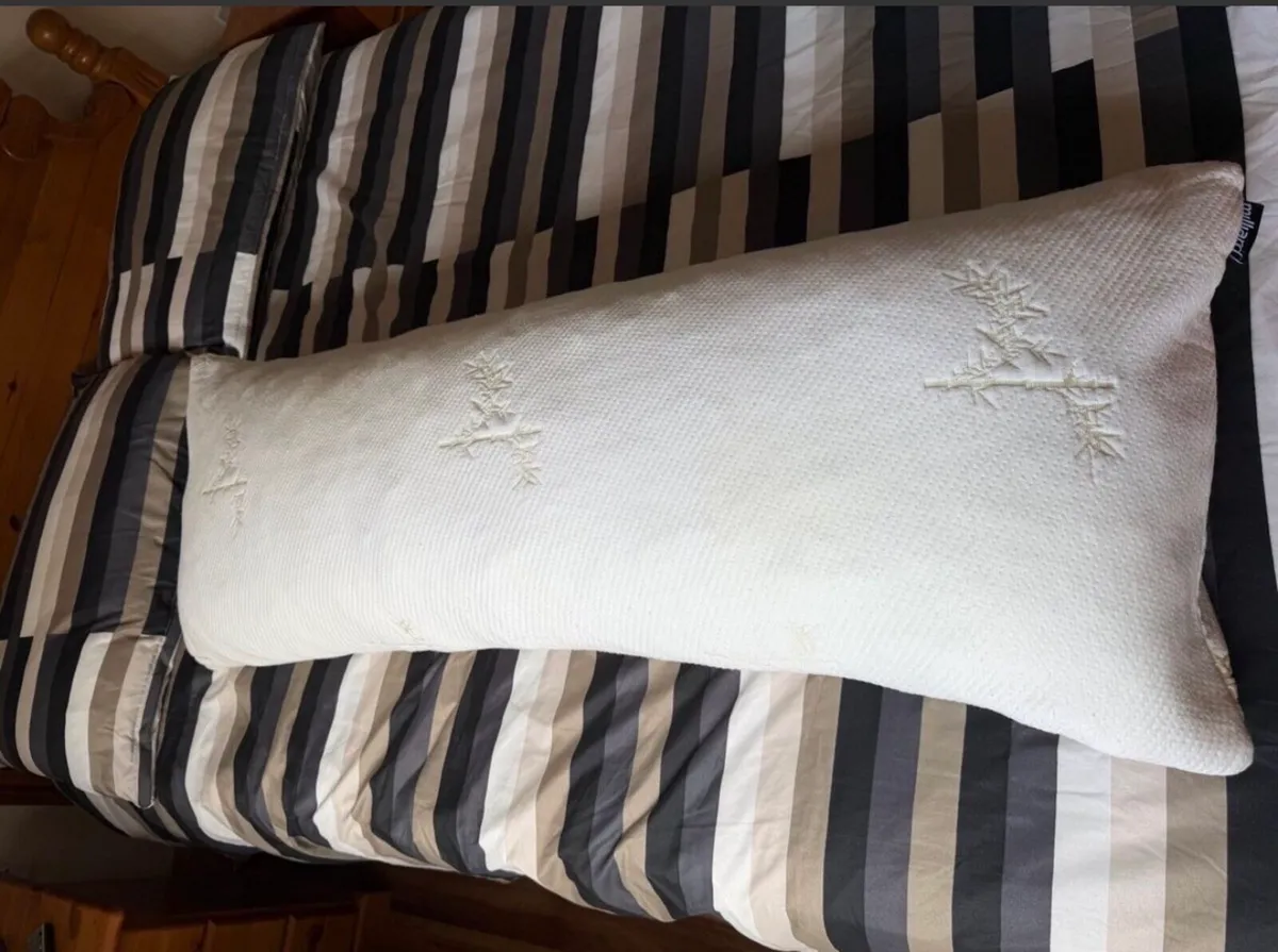 Bolster Memory Foam Pillow - Image 3