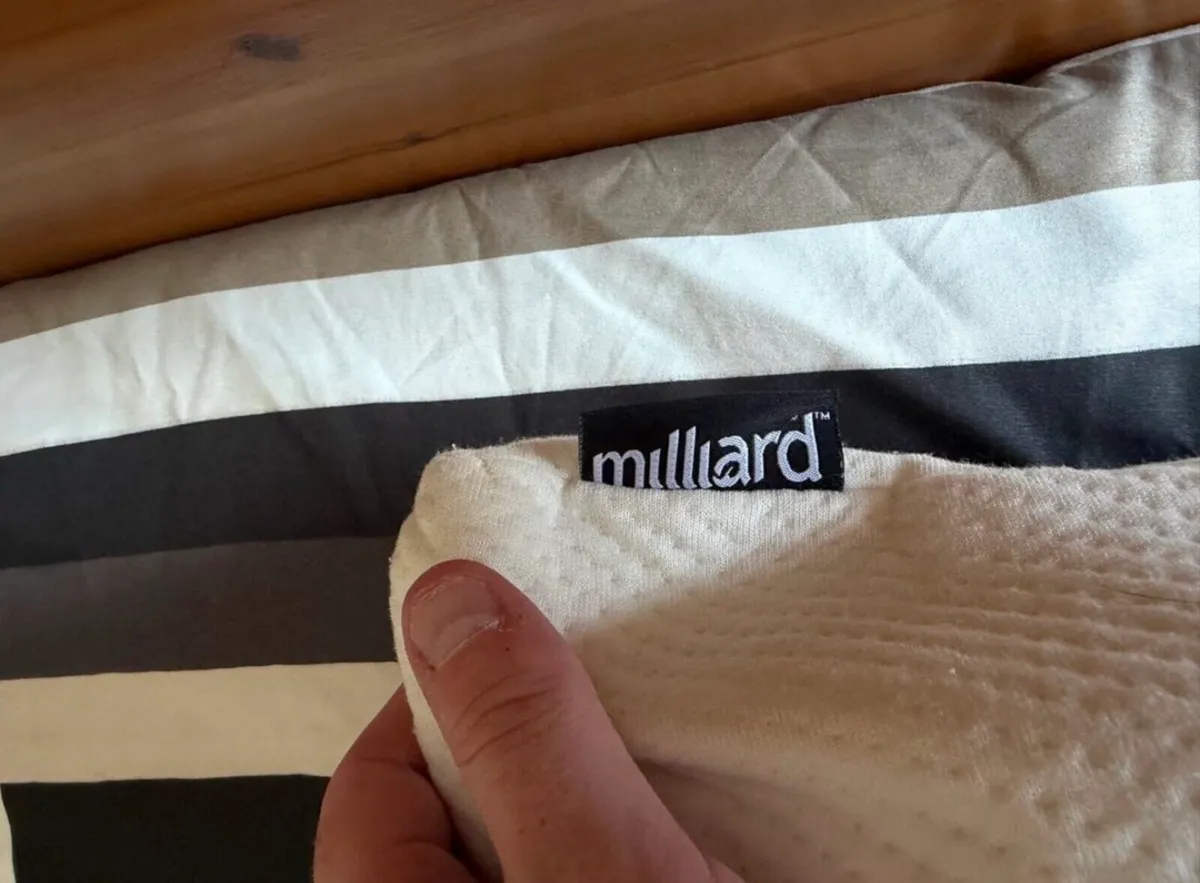 Bolster Memory Foam Pillow - Image 4