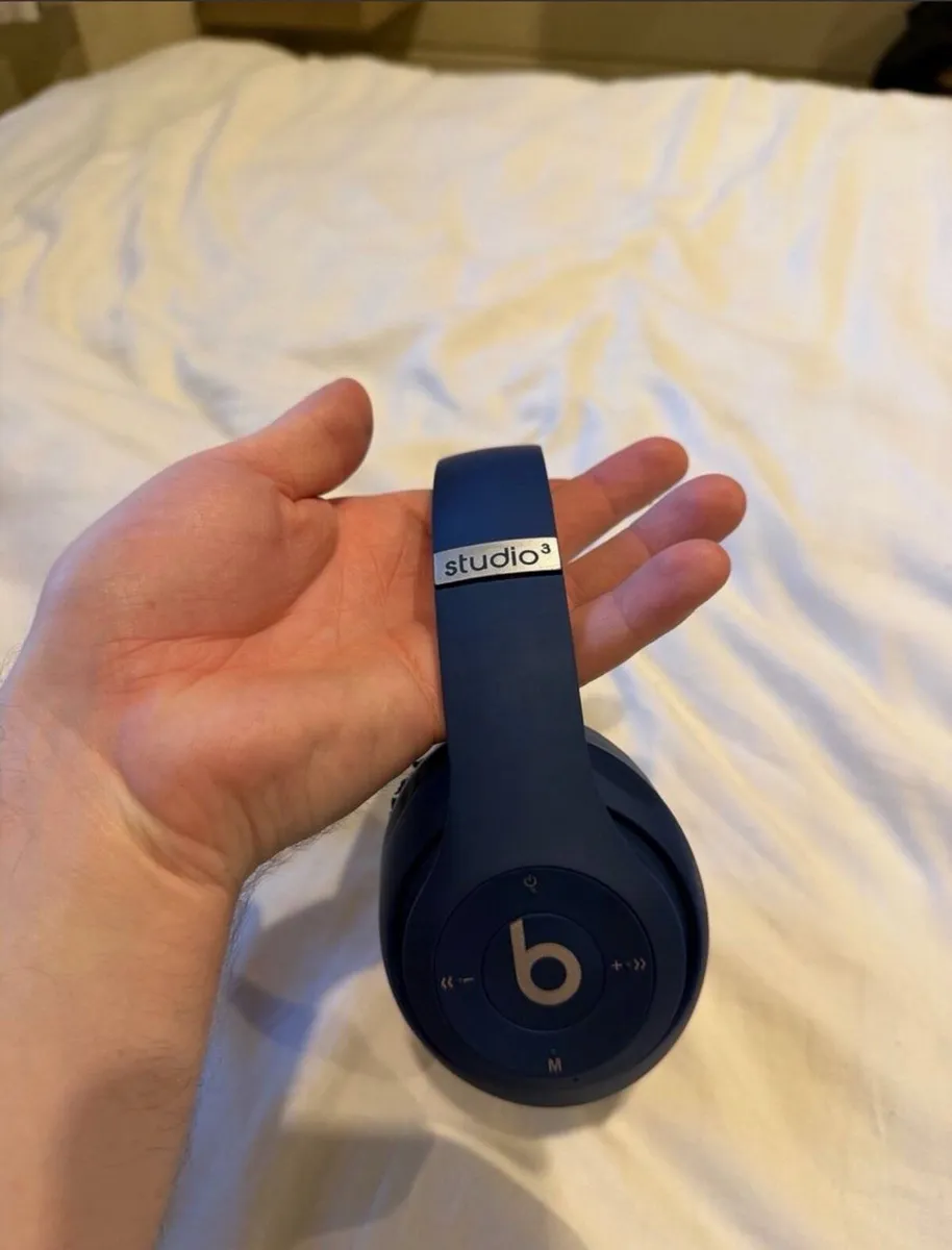 Beats Headphones - Image 3