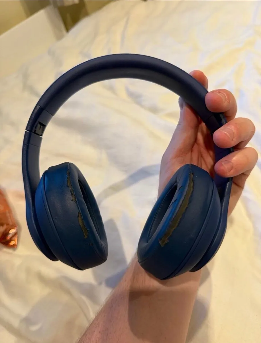 Beats Headphones - Image 4