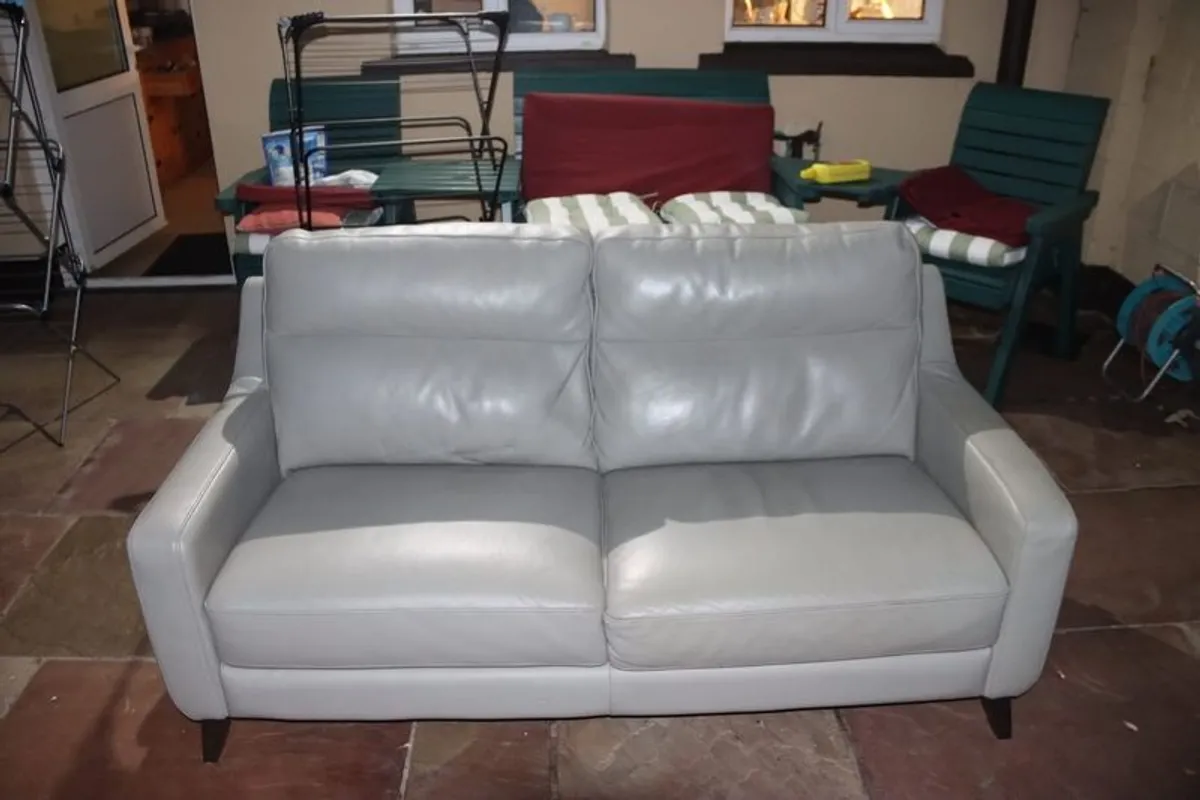3 Seater Leather Sofa - Image 1