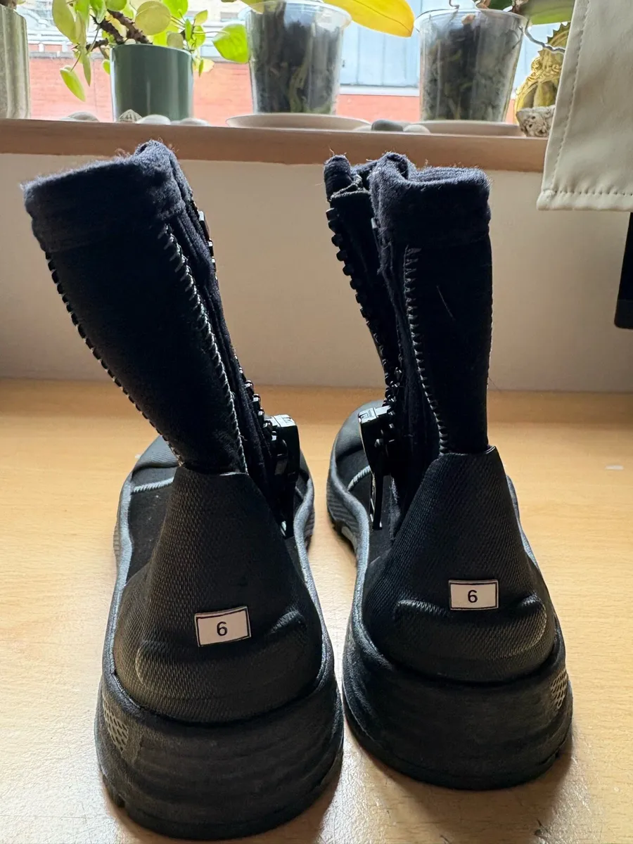 Swimming Suit Mares 6mm & Boots no.6 - Image 2