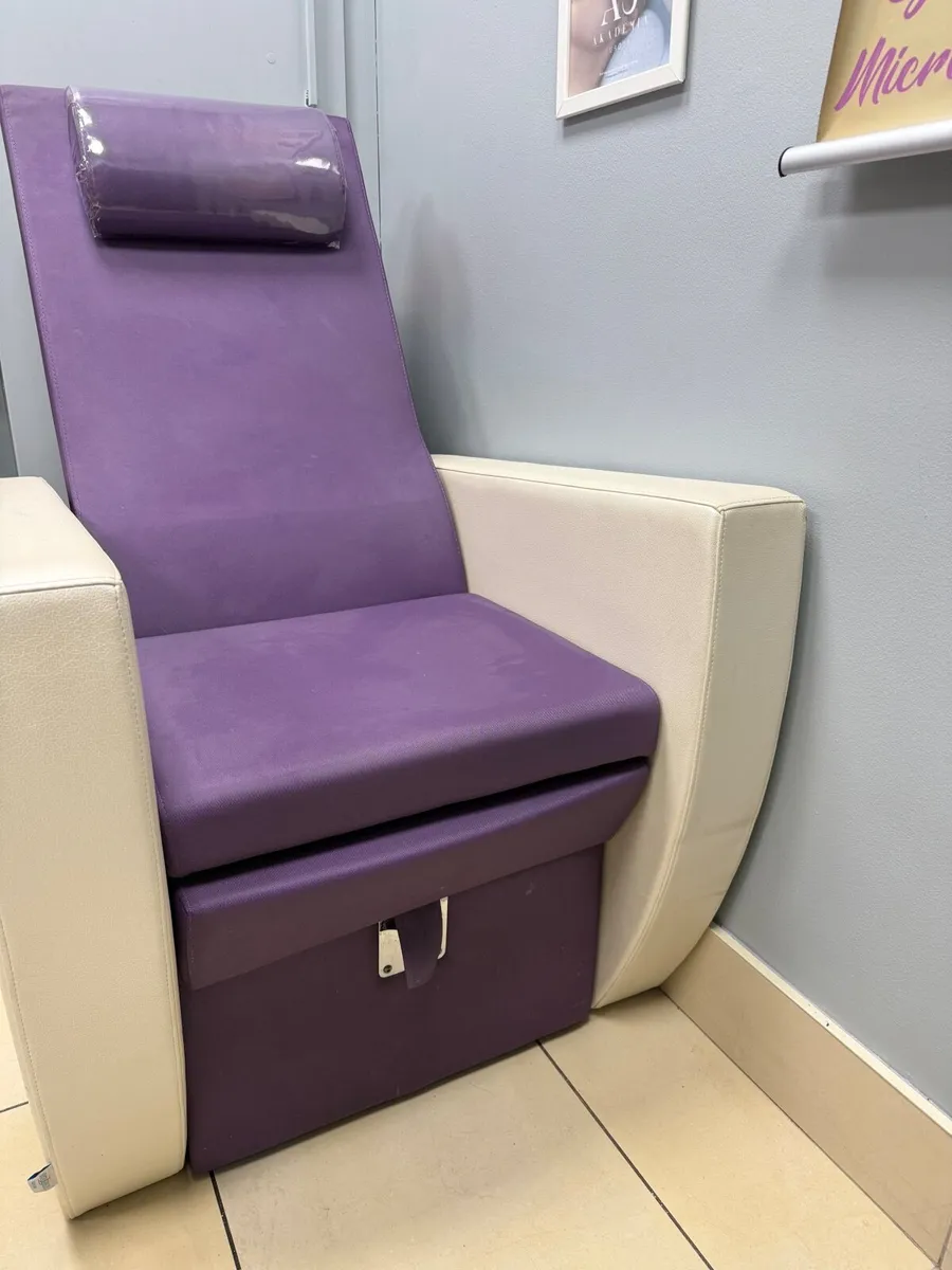 Pedicure chair - Image 1