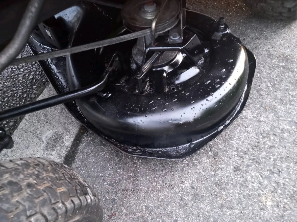 Castlegarden ride on lawnmower - Image 3