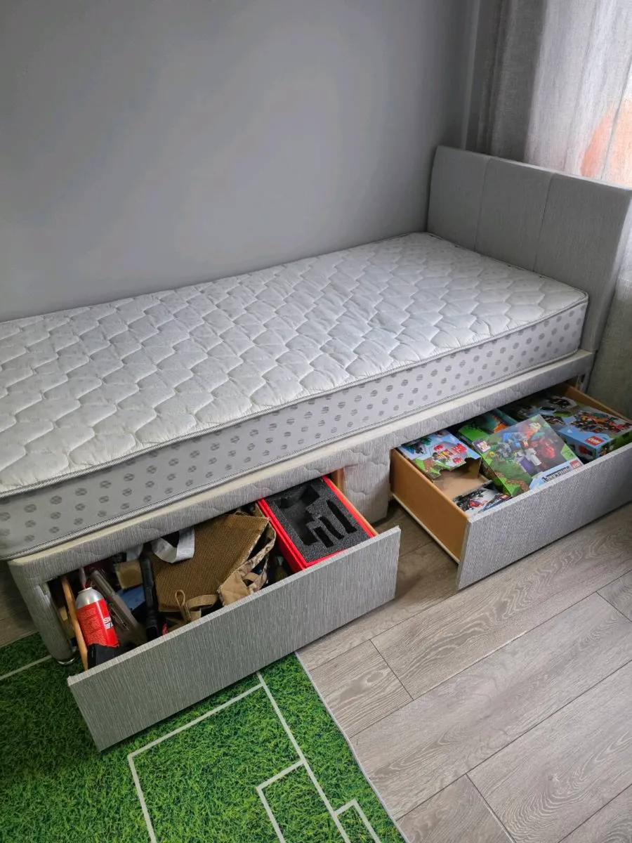 Single bed - Image 3