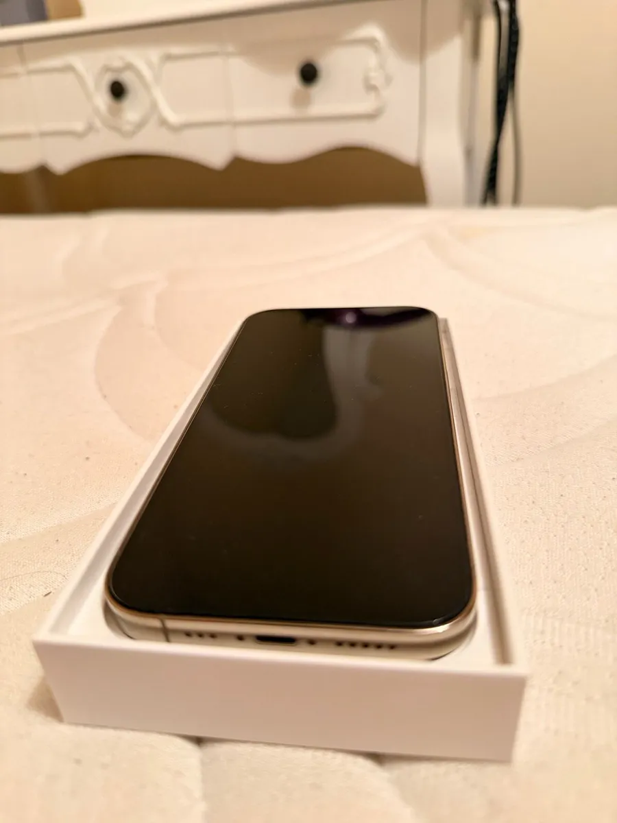 iPhone 14 Pro gold 256GB - Image 2