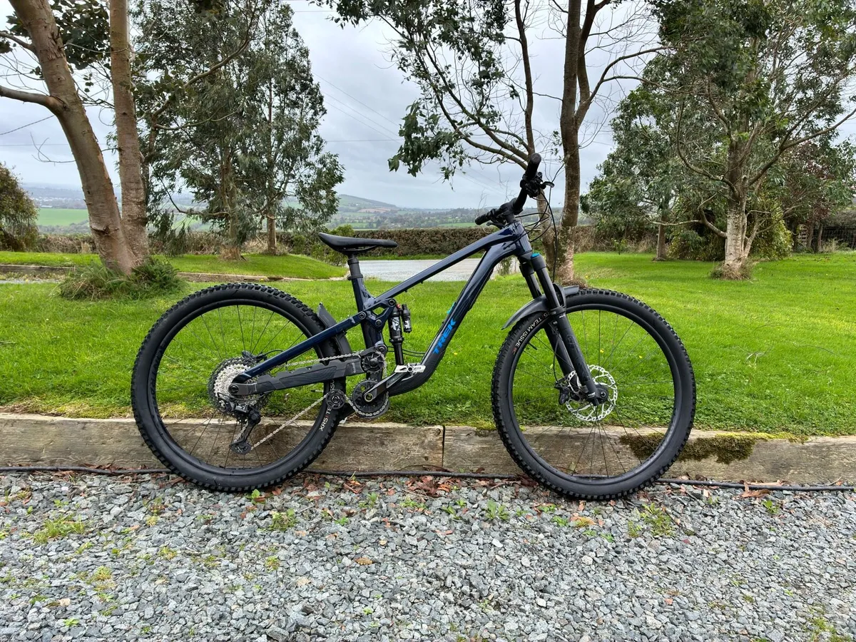 Trek Slash 8 Gen 6 - Image 2