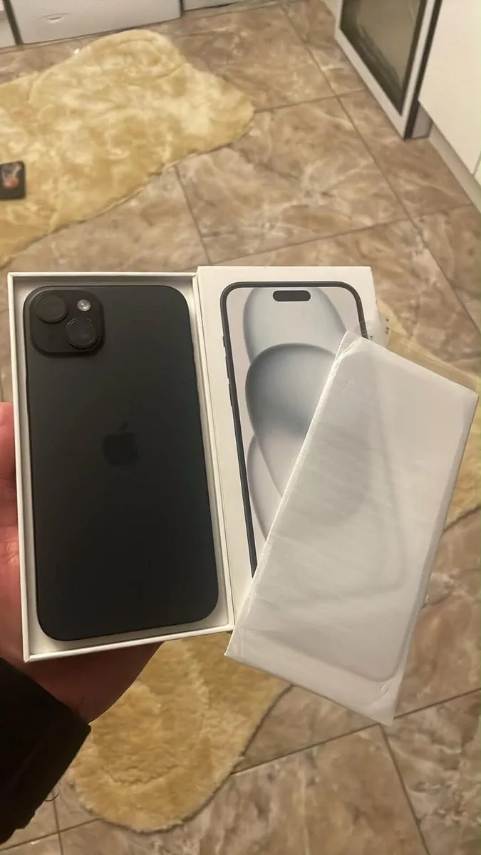 iPhone 15 plus black sim free 128GB mint condition - Image 3