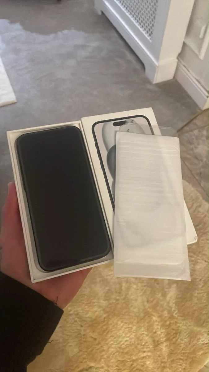 iPhone 15 plus black sim free 128GB mint condition - Image 4