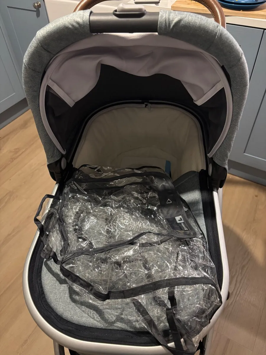 Uppababy vista pram - Image 3