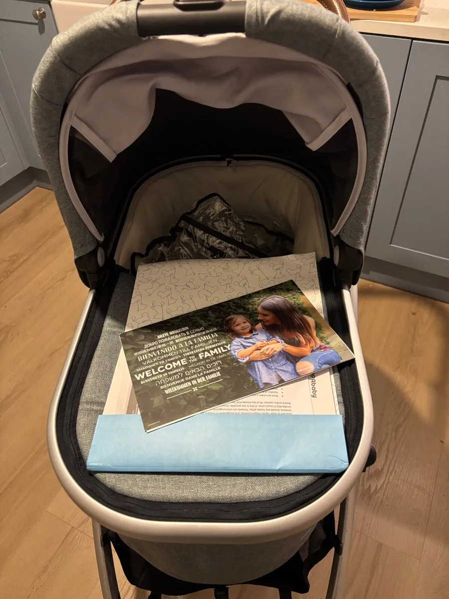Uppababy vista pram - Image 1