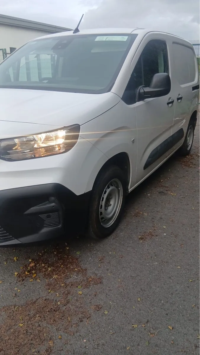 2025 Fiat doblo no vat - Image 3