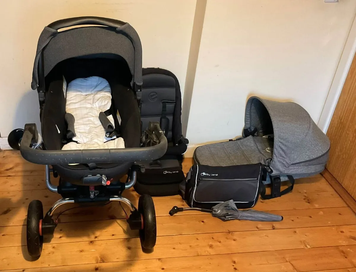 Jané Trider Matrix Light 2 Travel System + Extras - Image 1