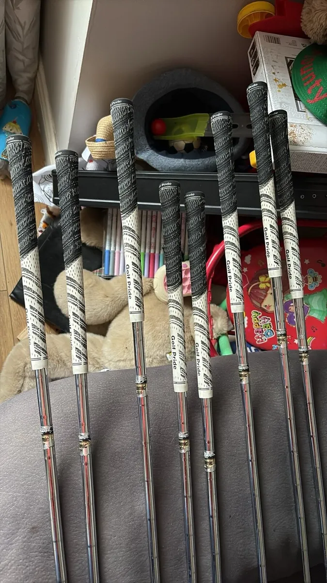 Mizuno MP-37 irons - Image 2