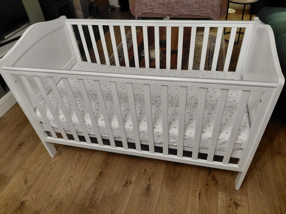 Cot bed - Image 2