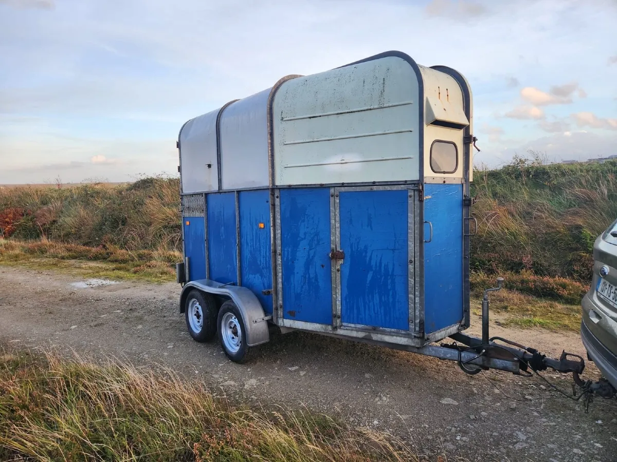 Horse box - Image 2